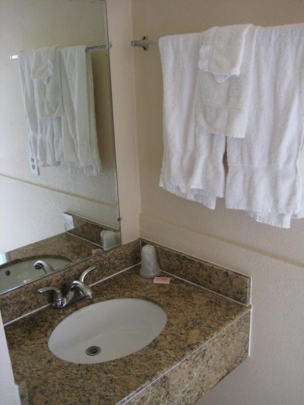 New Kansan Motel image 7